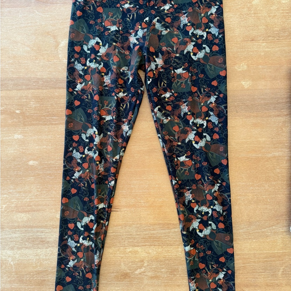 Queen of Hearts LuLaRoe Leggings (OS)